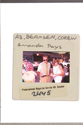 Amanda Pays ile Corbin Dean Bernsen'in slayt fotoğrafı